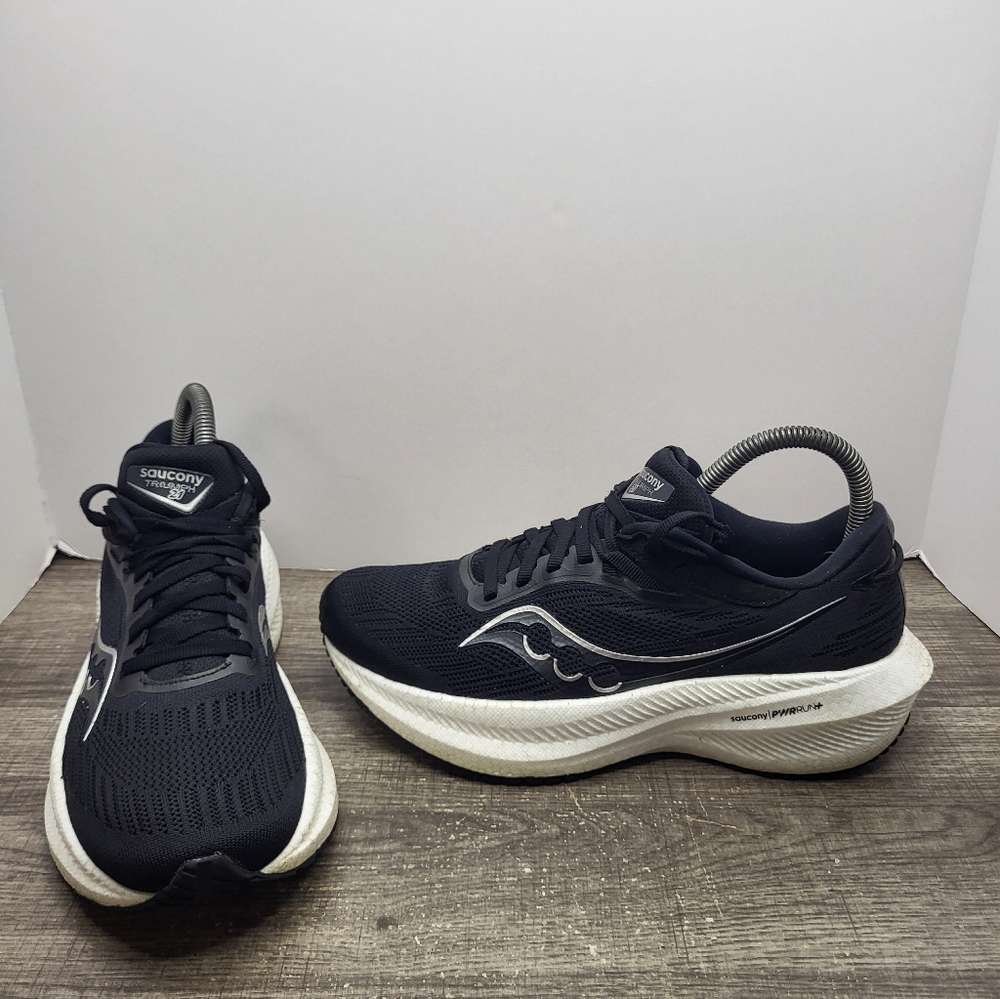 Saucony Triumph 21 Running Shoes Womens 7 Black S10881-10 Athletic Sneaker